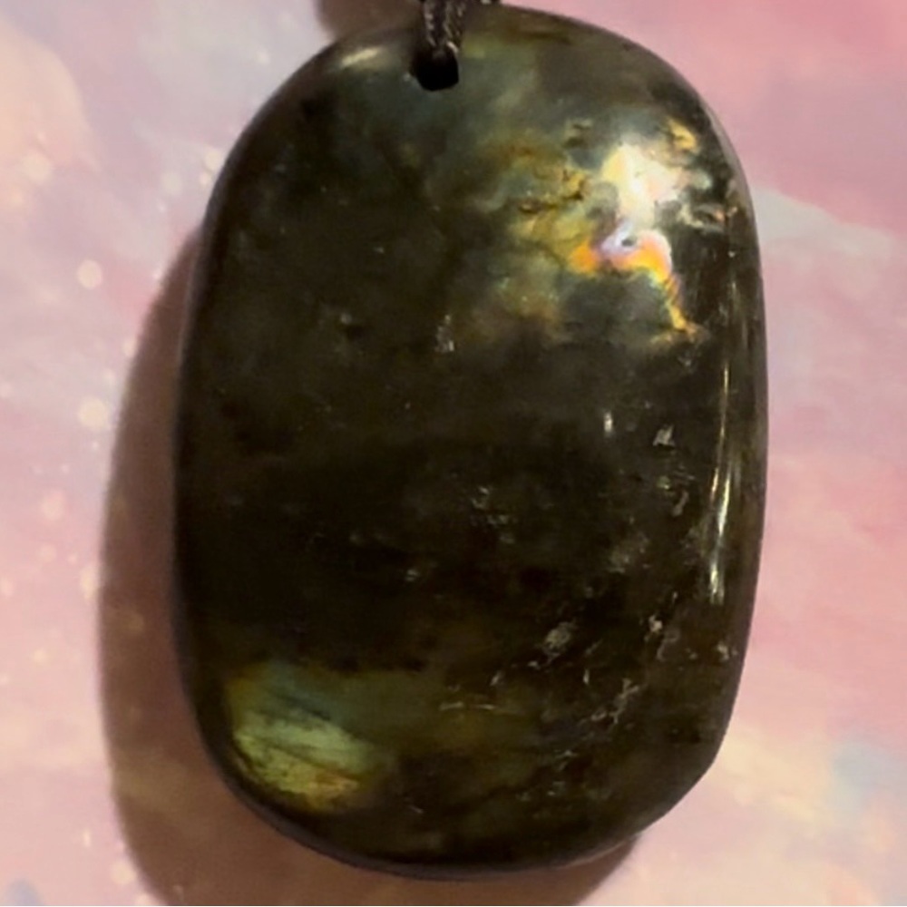 Labradorite Rainbow Flash Large Oval Palm Stone Natural Gemstone Crystal Pendant - Picture 15 of 16